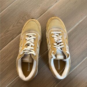 Saucony tan and White shadow 5000 Sneakers